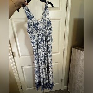 Elegant Blue and White Floral Maxi Dress